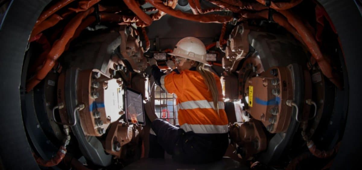 Knowledge only creates value when it's available at the right moment. Imagine every technician troubleshooting like your top expert.